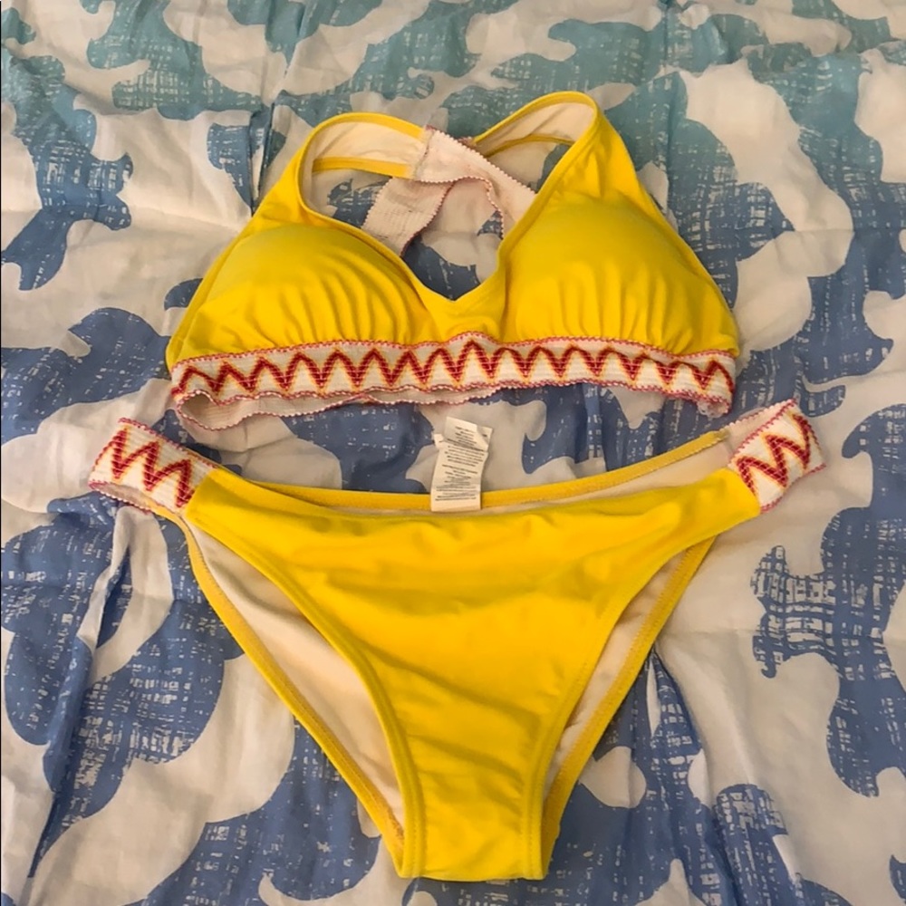 Full bikini set